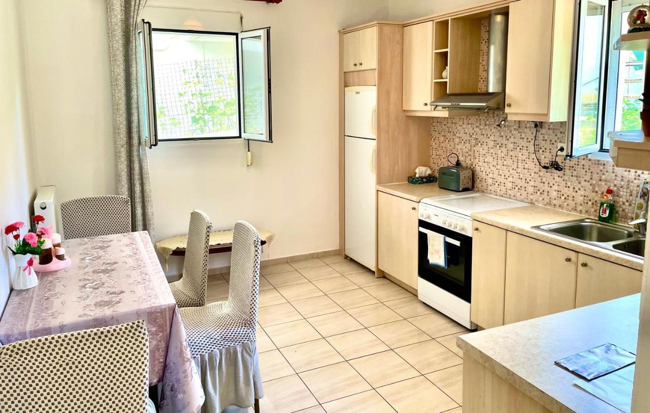 Menelaos Apartments アデリアノス・カンポス エクステリア 写真