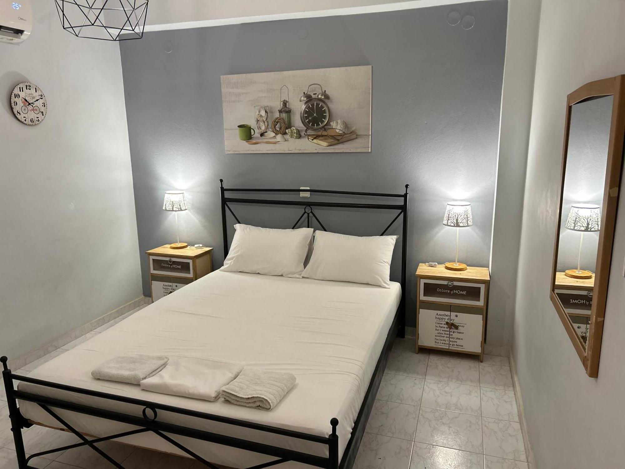 Menelaos Apartments アデリアノス・カンポス エクステリア 写真